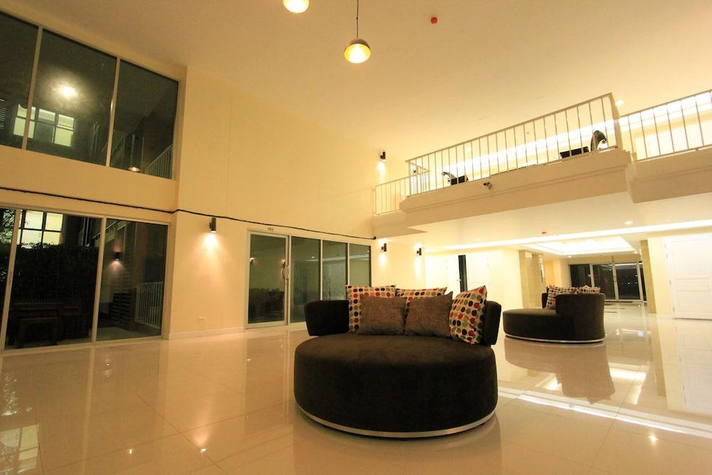 Grow Residences Bangkok Buitenkant foto